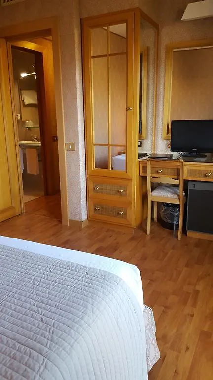 Polo Hotel Rome 4*,